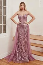 Una chica posando con un vestido rosa 2